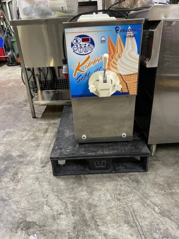 898092-2 Frigomat Kikka 1P single flavor soft ice cream machine with pump. Newly serviced, new gaskets.