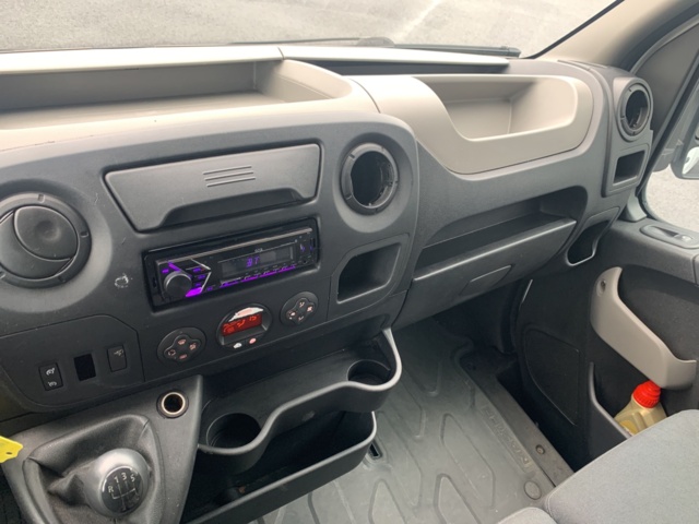 1044538-15 Renault Master Chassis Cab 3.5 T 2.3 dCi - 2012