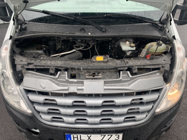 1044538-22 Renault Master Chassis Cab 3.5 T 2.3 dCi - 2012