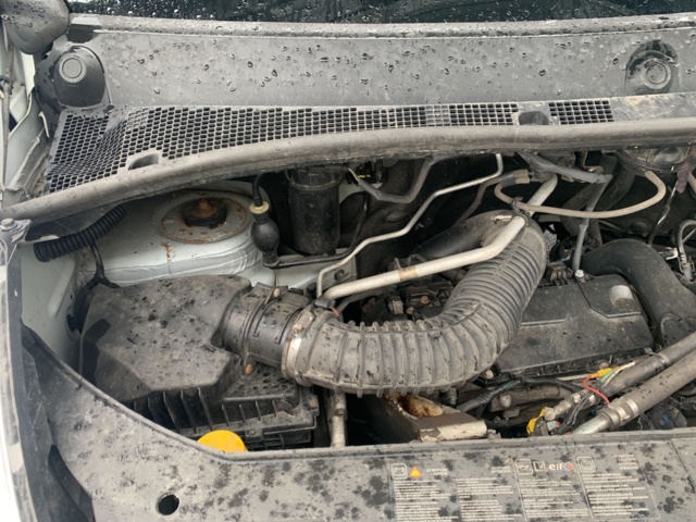 1044538-24 Renault Master Chassis Cab 3.5 T 2.3 dCi - 2012