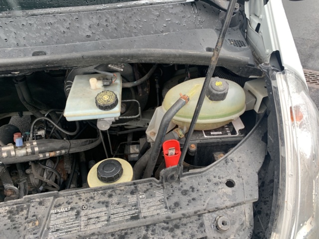 1044538-25 Renault Master Chassis Cab 3.5 T 2.3 dCi - 2012