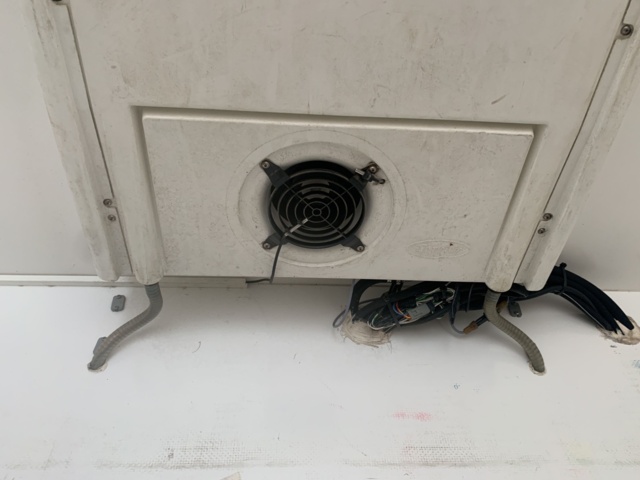 1044538-34 Renault Master Chassis Cab 3.5 T 2.3 dCi - 2012