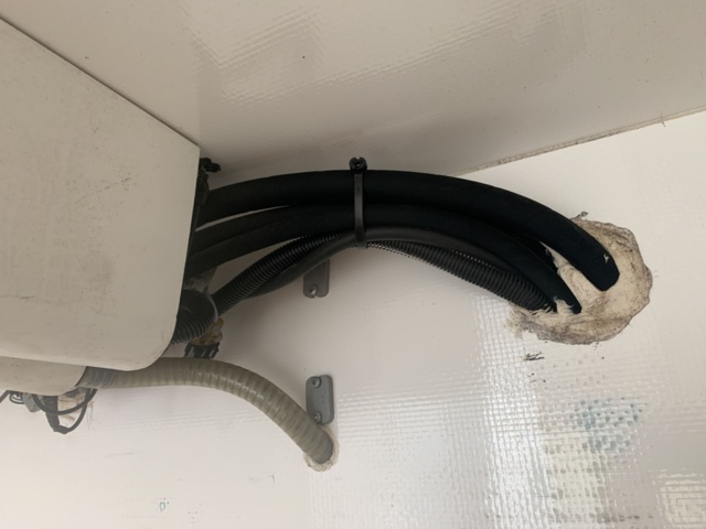 1044538-35 Renault Master Chassis Cab 3.5 T 2.3 dCi - 2012