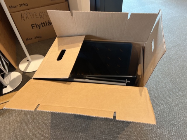 1023782-2 Office accessories in several boxes