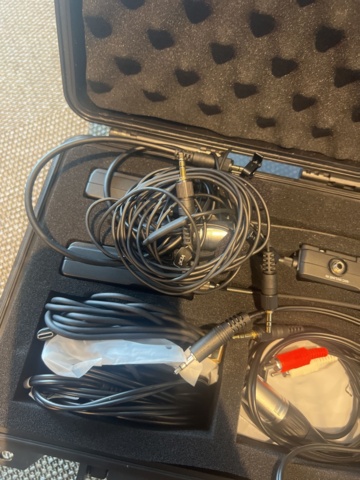 1023938-10 Presentation equipment