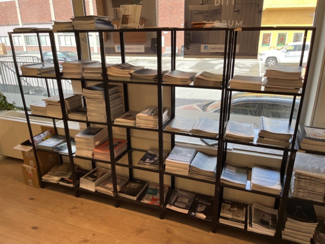 963437-2 Shop shelves, 7 sections