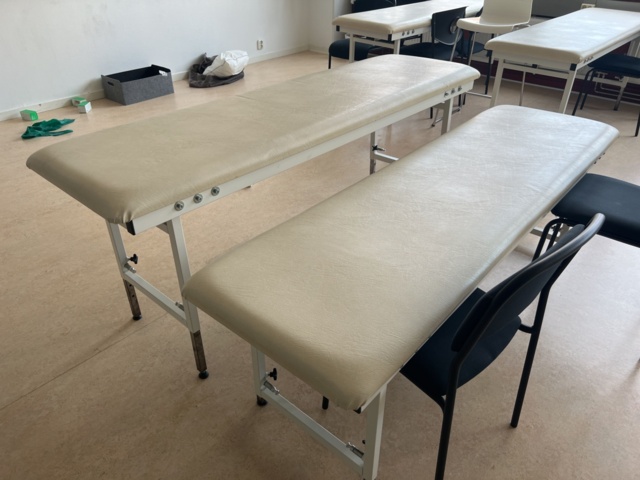 1022752-4 Behandlingsbänkar, 8 stycken