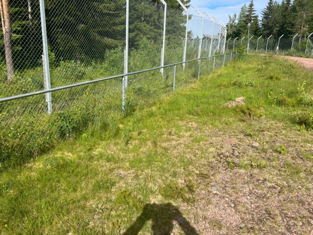 1043042-1 Gunnebo fence 650 meters long & 1m high