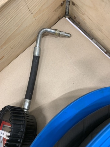 1050010-6 2 hose reels Nederman