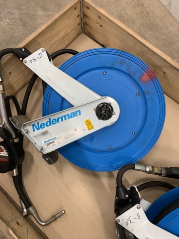1050010-9 2 hose reels Nederman