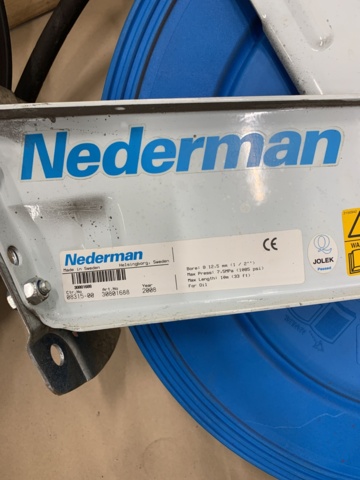 1050010-10 2 hose reels Nederman
