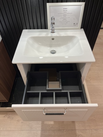 963496-4 Dresser and mirror cabinet (Björbo Saga 600)