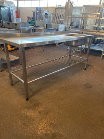 898113-1 Sink ho to the right folded back edge, grid undershelf. About 195x70x90 cm