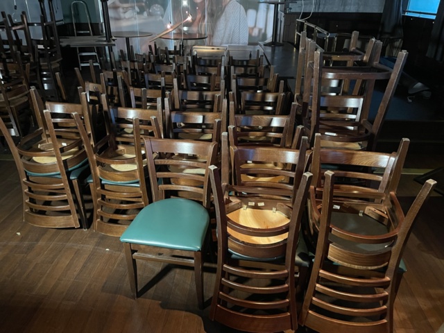 898115-1 Restaurant furniture, chairs and tables. ATTENTION! SEE INFO AND PICTURES