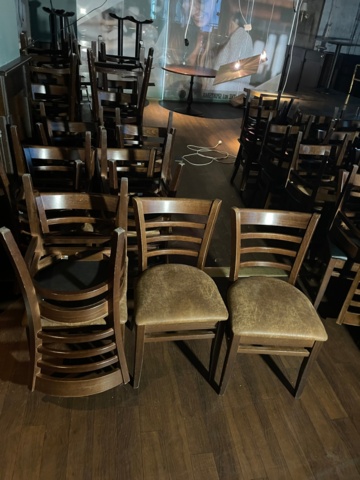 898115-2 Restaurant furniture, chairs and tables. ATTENTION! SEE INFO AND PICTURES