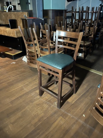 898115-5 Restaurant furniture, chairs and tables. ATTENTION! SEE INFO AND PICTURES