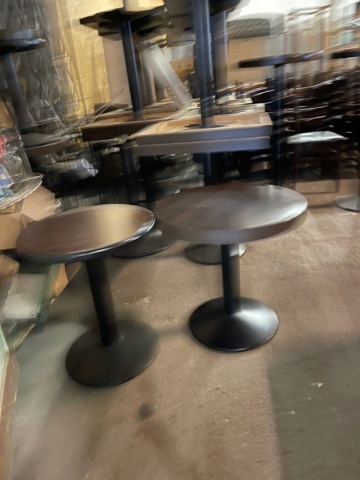 898115-10 Restaurant furniture, chairs and tables. ATTENTION! SEE INFO AND PICTURES