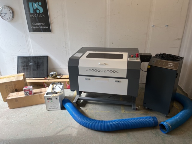 963555-1 Redsail Laser X700 with several accessories