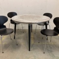 963560-14 Table & 4 chairs, Mio & Fritz Hansen