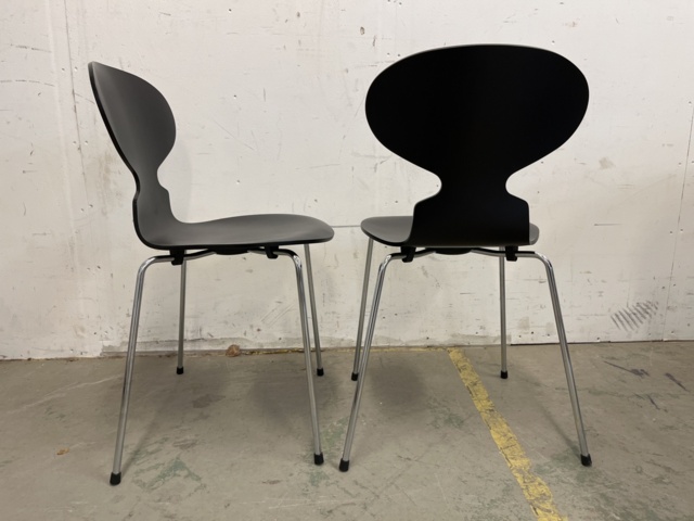 963560-4 Table & 4 chairs, Mio & Fritz Hansen