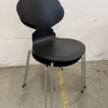 963560-5 Table & 4 chairs, Mio & Fritz Hansen