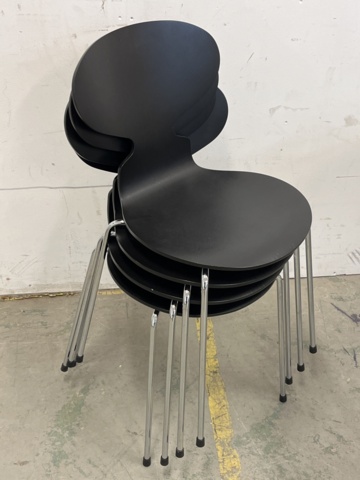 963560-8 Table & 4 chairs, Mio & Fritz Hansen