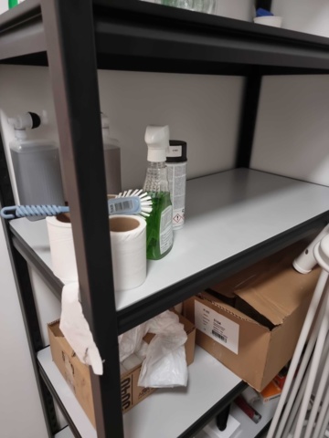 991721-6 Vacuum cleaner Stanley, clothes rack, shelves including contents etc