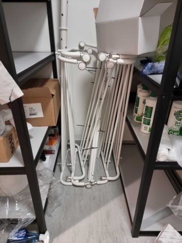 991721-11 Vacuum cleaner Stanley, clothes rack, shelves including contents etc