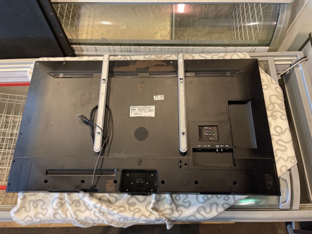 897377-1 55” HITACHI tv