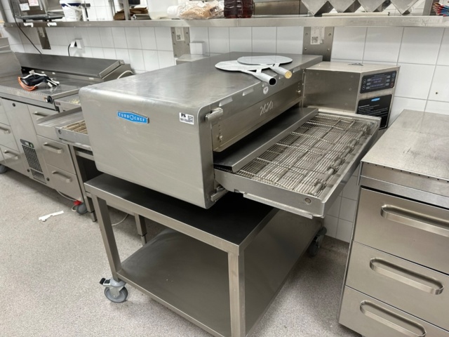 991703-4 Tunnelpizzaugn Turbochef HHC 2620 och stativ på hjul