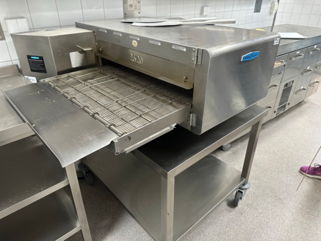 991703-6 Tunnelpizzaugn Turbochef HHC 2620 och stativ på hjul