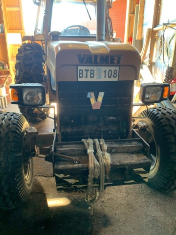 899086-3 Valmet 700 tractor