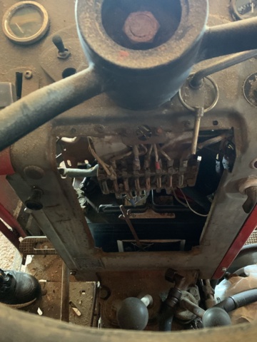 899087-32 MASSEY-FERGUSON 165 ALLM & Bergsjö loader 108