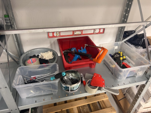 1022288-4 Sheet shelves 7 sect and tools