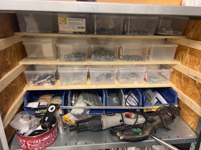 1022288-6 Sheet shelves 7 sect and tools