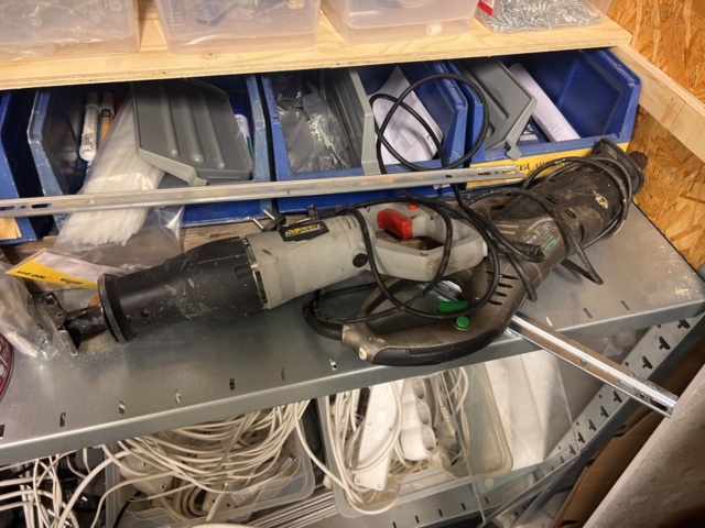 1022288-5 Sheet shelves 7 sect and tools