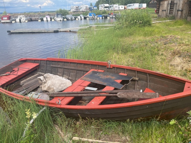 897381-3 Mahogany boat 5 with Solo 1 cyl 4 stroke