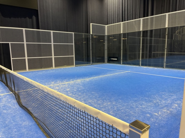 1013146-7 Padel court double, panorama, net & lighting