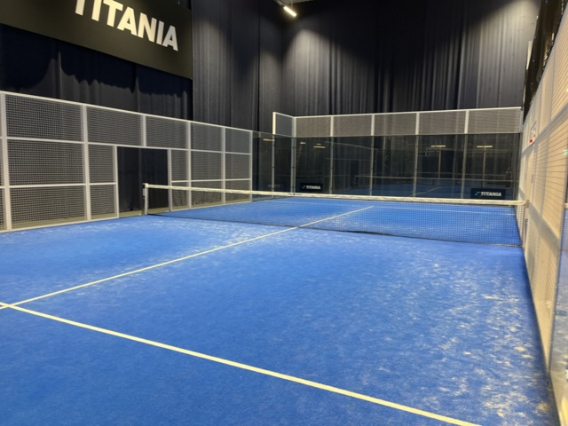 1013146-9 Padel court double, panorama, net & lighting