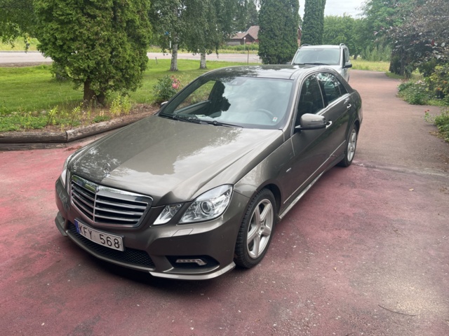 897382-1 Mercedes-Benz E 350 CDI BlueEFFICIENCY - 2010