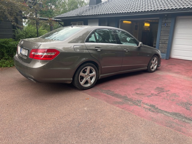 897382-5 Mercedes-Benz E 350 CDI BlueEFFICIENCY - 2010