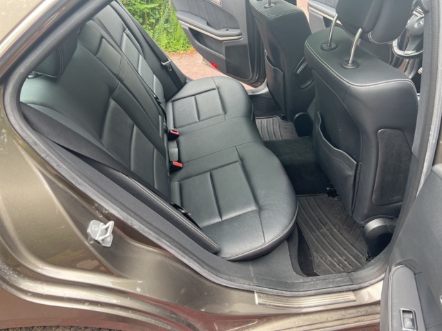 897382-11 Mercedes-Benz E 350 CDI BlueEFFICIENCY - 2010