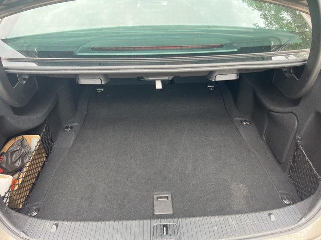 897382-12 Mercedes-Benz E 350 CDI BlueEFFICIENCY - 2010