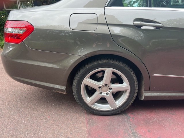 897382-15 Mercedes-Benz E 350 CDI BlueEFFICIENCY - 2010