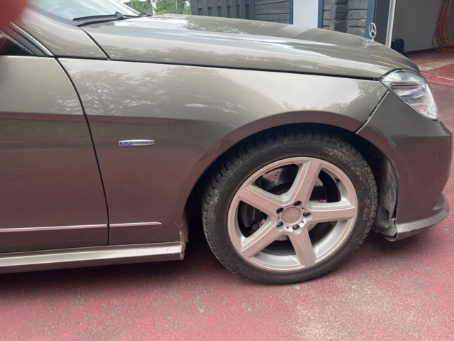 897382-16 Mercedes-Benz E 350 CDI BlueEFFICIENCY - 2010