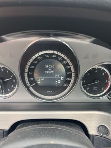 897382-20 Mercedes-Benz E 350 CDI BlueEFFICIENCY - 2010