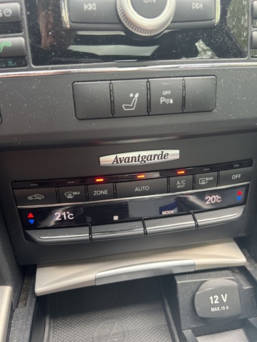 897382-24 Mercedes-Benz E 350 CDI BlueEFFICIENCY - 2010