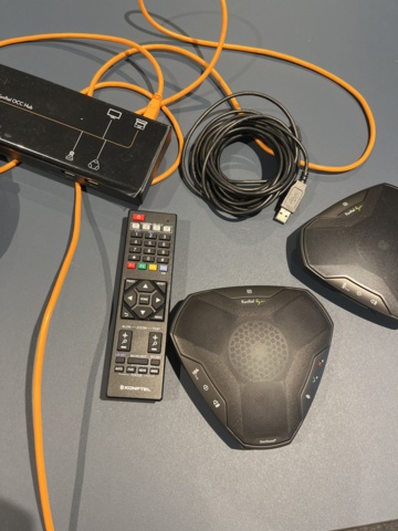 1013172-13 Conference room with Philips 55" TV, table & 16 chairs