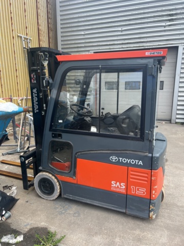 1050161-1 Eltruck Toyota 15 RTM 180081922 annans ägo