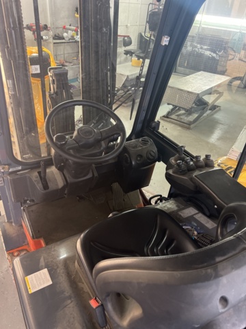 1050161-8 Eltruck Toyota 15 RTM 180081922 annans ägo